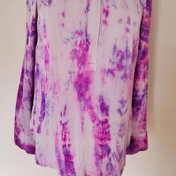******* SOLD ********   Vince Silk Blouse - Picture 5 of 7